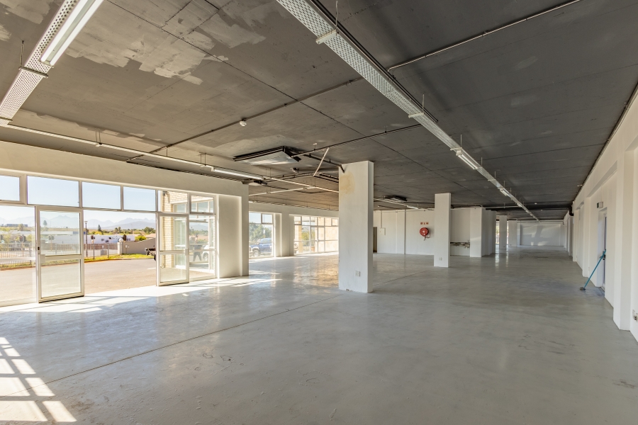 To Let commercial Property for Rent in Vredekloof Western Cape